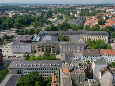 Das Landtagsgebäude aus der Vogelperspektive im Frühjahr 2018